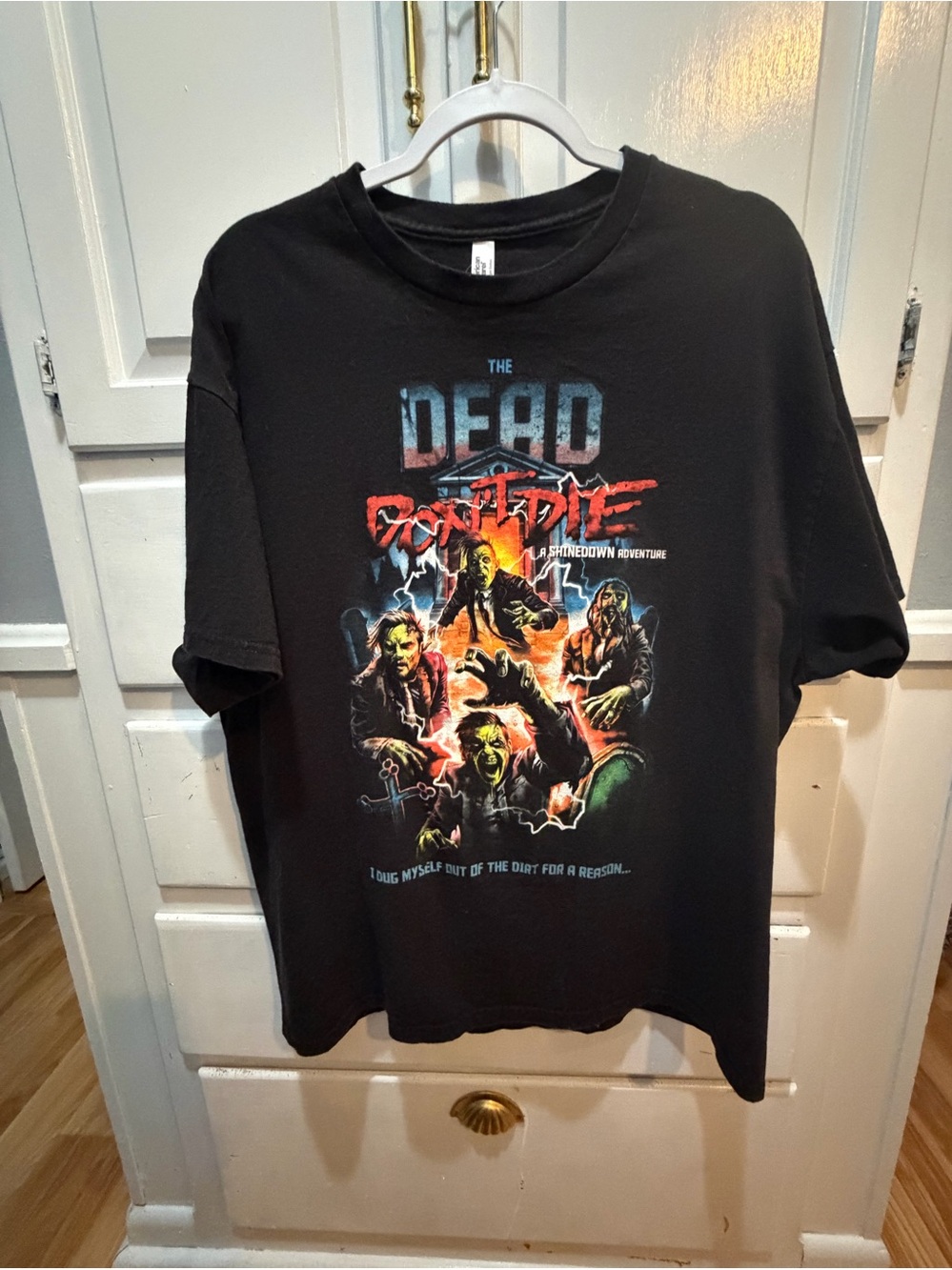 Shinedown The Dead Don't Die Black Band Tour Zombie Graphic T Shirt Size XL